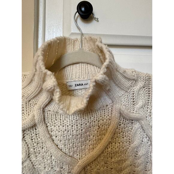 Zara Small Cream Sweater - Chunky Cable Knit - turtleneck - Picture 5 of 5
